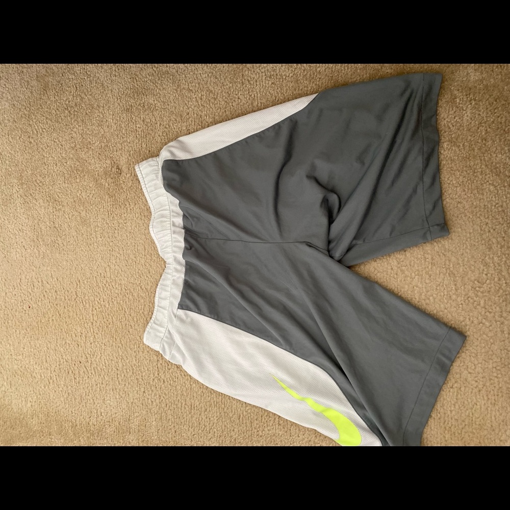 Nike Gym Shorts Worn 3 times- *white paint splatters on front* SIZE: MENS S